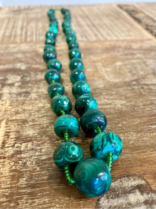 Green Malachite Stone Beaded Necklace Graduated Beads with Glass Bead Spacers - Picture 2 of 10